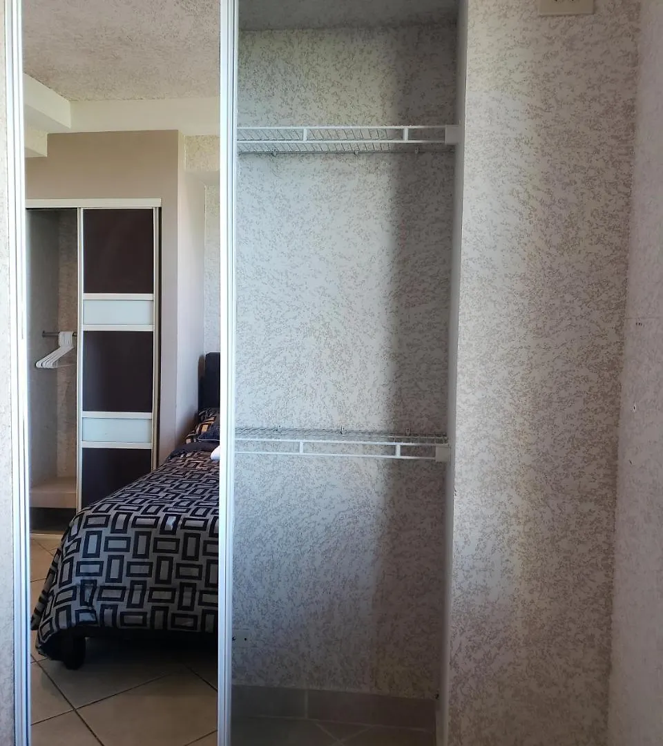 Apt In San Juan, 4 Guests Max, 1 Br-1 Bth, Full Kitchen, Free Internet-Parking 波多黎各